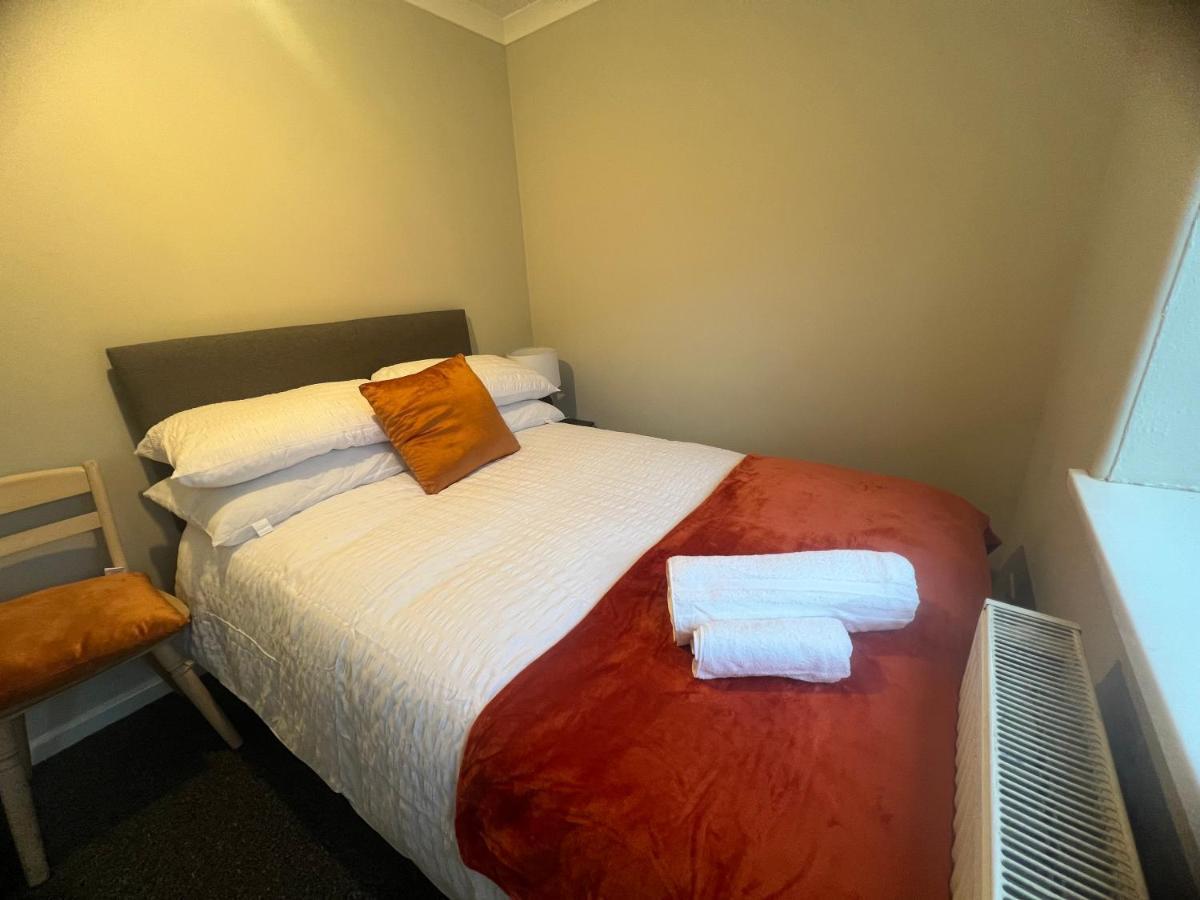 The Coral Guest House 1 Fratton Park ポーツマス エクステリア 写真