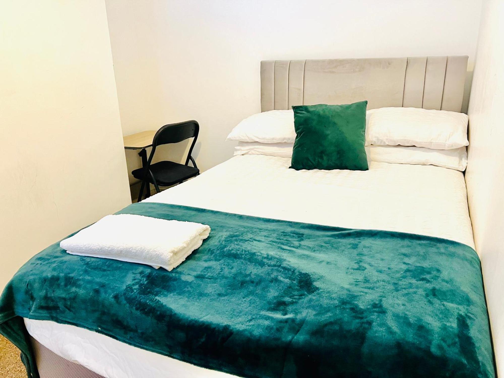 The Coral Guest House 1 Fratton Park ポーツマス エクステリア 写真