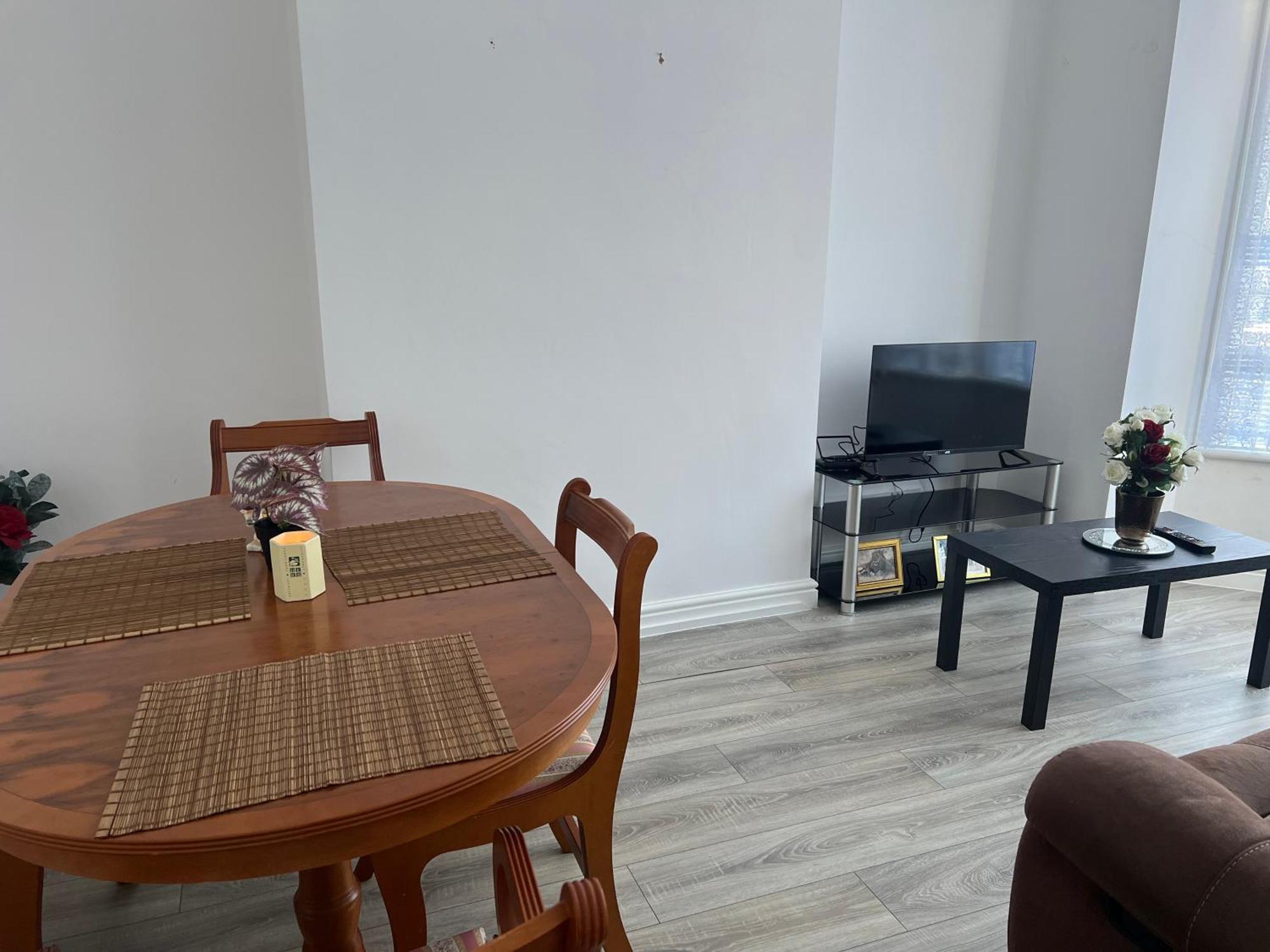 The Coral Guest House 1 Fratton Park ポーツマス エクステリア 写真