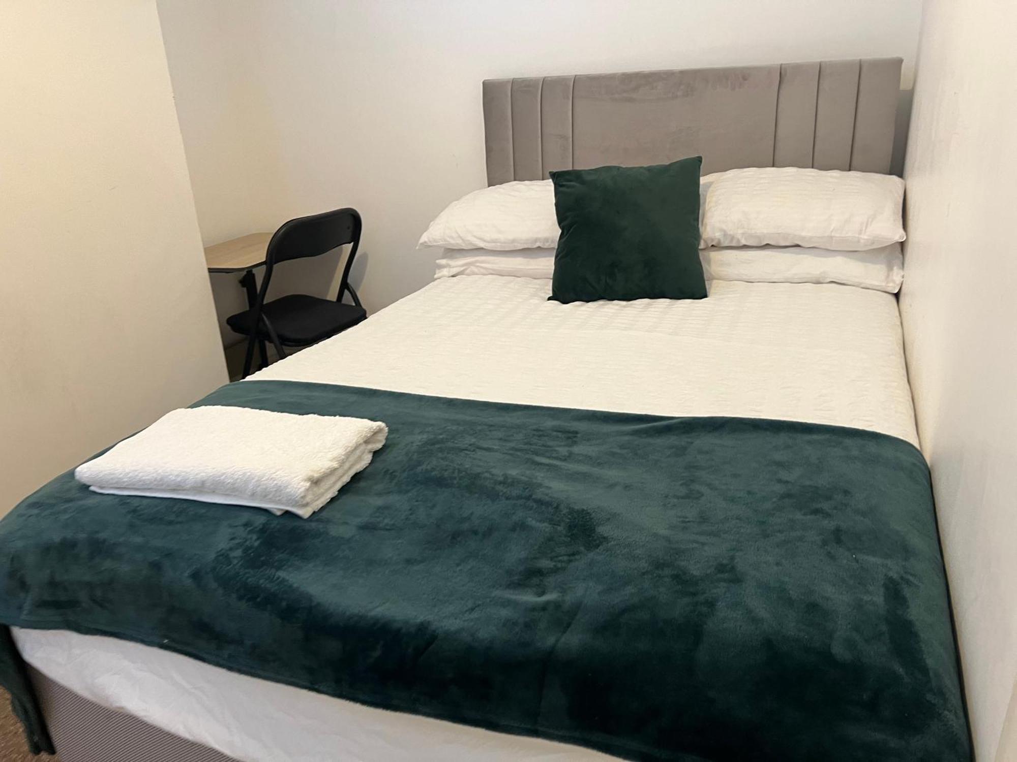 The Coral Guest House 1 Fratton Park ポーツマス エクステリア 写真
